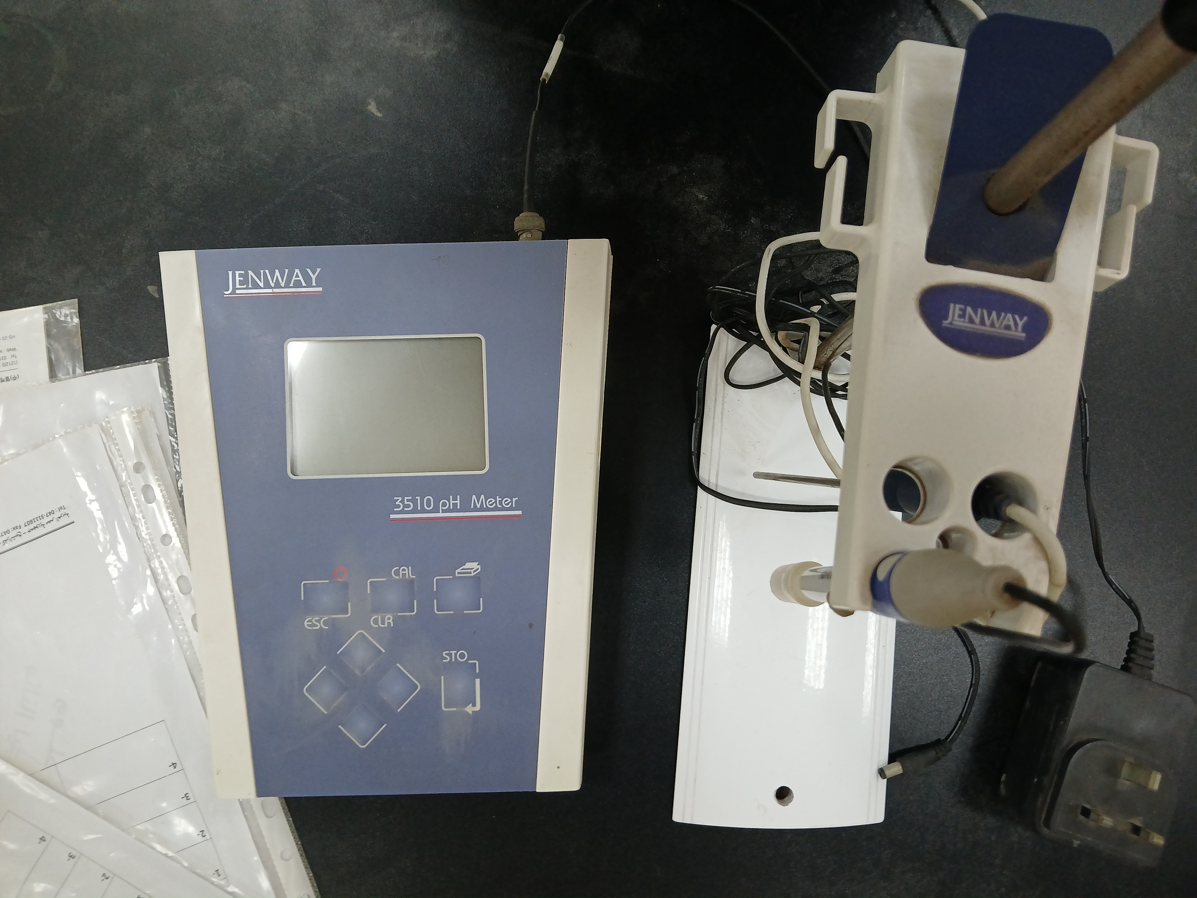 pH meter
